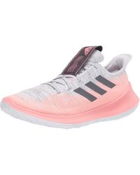 Running Shoe in Black for Men 