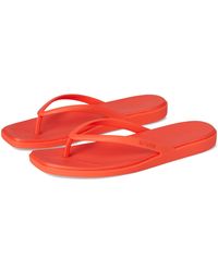 Crocs™ - Miami Flip Flop Voor - Lyst