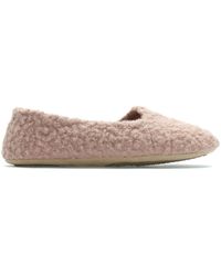 Clarks - Cozily Curl Textile Slippers In Standard Fit Size 3 - Lyst