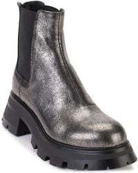 DKNY - Sasha Pull-on Lug-sole Chelsea Boots - Lyst