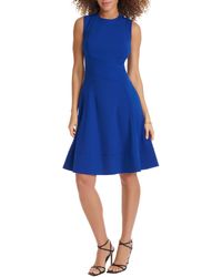 Tommy Hilfiger - Tailliertes Kleid mit Kragen - Lyst