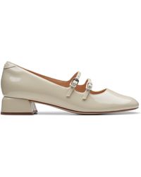 Clarks - Daiss30 Shine Leather Shoes In Standard Fit Size 5.5 White - Lyst