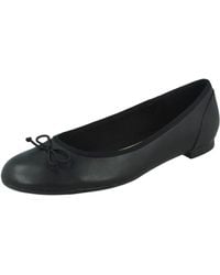 clarks pumps uk