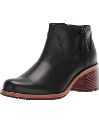 clarks leather boots womens