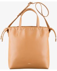 【関税&送料込】A.P.C. Caramel Synthetic Leather Shopping Ba A.P.C. Caramel synthetic leather Ninon crossbody bag