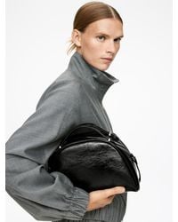 ARKET - Umhängetasche Aus Lackleder - Lyst