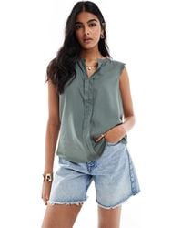 ONLY - Blouse sans manches à col en v et bords en dentelle - Lyst
