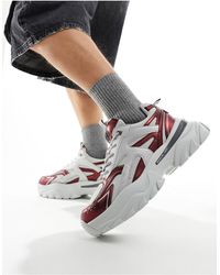 ASOS - Chunky sneakers grigie con pannelli bordeaux metallizzati - Lyst