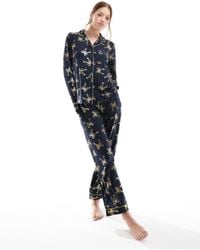 Chelsea Peers - Poly Foil Bow Print Long Sleeve Revere And Trouser Pyjama Set - Lyst