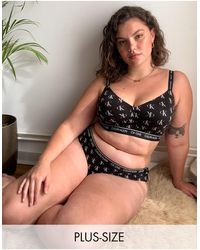 Calvin Klein Plus Size – CK One – er Bikinislip aus Baumwolle - Schwarz