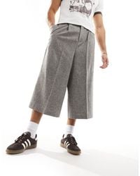 ASOS - Pantalon court élégant en tissu micro-texturé - gris - Lyst