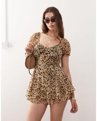 Miss Selfridge - – kurzer playsuit aus chiffon mit rüschenstufen und animalprint - Lyst