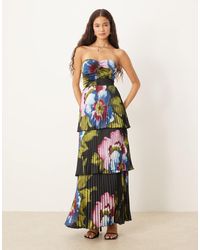 Abercrombie & Fitch - Vestido Largo Sin Tirantes Con Diseño Escalonado Y Estampado Floral De Satén De - Lyst