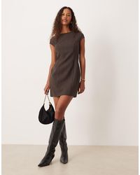 ASOS - Vestido Corto Marrón Chocolate Con Raya Diplomática Y Mangas De Casquillo De - Lyst