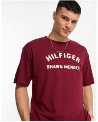 Tommy Hilfiger - X shawn mendes - t-shirt rossa a maniche corte con logo vintage - Lyst