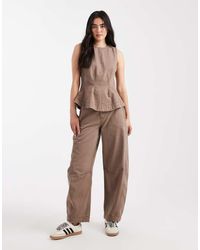 ASOS - Pantalones Gris Topo De Corte Barrel Con Pespuntes En Contraste, Acabado Lavado Y Costuras De (Parte De Un Conjunto) - Lyst
