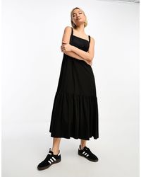 Moon River - Square Neck Sleeveless Shirred Tiered Midi Dress - Lyst