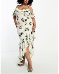 ASOS - Asos design curve - robe longue asymétrique à fleurs avec épaules dénudées et volants - crème - Lyst
