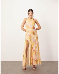 ARRANGE - Vestido Largo Con Cuello De Nadadora, Bordes Sin Rematar, Diseño De Paneles Y Estampado De Melocotones Y Flores De - Lyst
