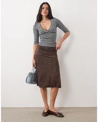 Motel - Suzu Faux-suede Buckle Midi Skirt - Lyst
