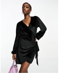In The Style - Exclusive Velvet Tie Side Mini Dress - Lyst