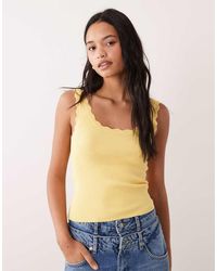 Jdy - Top Amarillo De Tirantes Con Bordes Festoneados De Punto De - Lyst