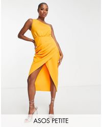 ASOS - Asos design petite - robe asymétrique mi-longue coupe portefeuille avec jupe plissée - jaune coucher - Lyst