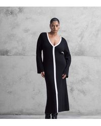 Pretty Lavish Curve - Knitted Contrast V Neck Knitted Maxi Dress - Lyst