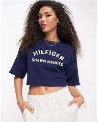 Tommy Hilfiger - X Shawn Mendes - Cropped T-shirt Met Korte Mouwen En Logo - Lyst