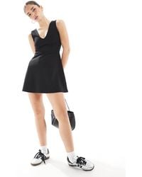 Miss Selfridge - Fit En Flare Mini Jurk Met V-Hals En Kanten Rand - Lyst