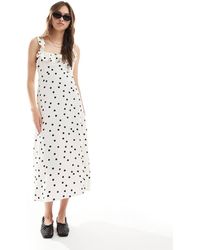 New Look - Vestido Midi Color Crema Con Estampado De Lunares Y Tirantes De Volantes De -Blanco - Lyst