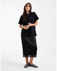 ASOS - Robe mi-longue t-shirt hybride avec jupe en satin et dentelle - Lyst