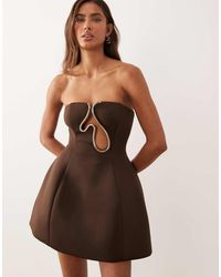ASOS - Premium Gestructureerde Bandeau Mini-Jurk Met Goudkleurige Bies - Lyst