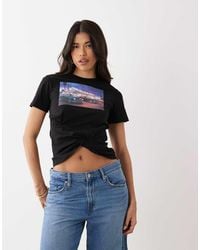 ASOS - Short Sleeve Asymmetric Hem T-shirt With Distressed Motel Graphic - Lyst