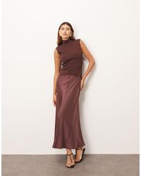 ARRANGE - Vestido Midi Marrón De Punto Con Cintura Baja Y Falda De Satén De - Lyst