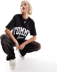 Tommy Hilfiger - New - t-shirt a maniche corte oversize taglio corto nera con logo stile college - Lyst
