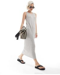 Vero Moda - Vestido Largo A Rayas Monocromáticas Sin Mangas De Punto Flameado De -Neutro - Lyst