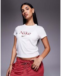 Nike - Chill T-shirt With Logo Graphic - Lyst