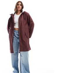 ASOS - Parka Con Detalles En Contraste Y Acabado Engomado De Asos Design Curve-Rojo - Lyst