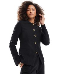 4th & Reckless - Blazer d'ensemble ajusté à boutons dorés avec fente à l'avant et encolure dégagée - Lyst
