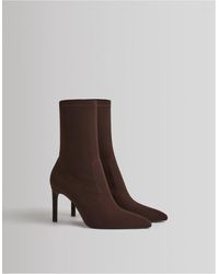Stivaletti Aderenti Con Plateau E Suola Traslucida. Avorio | Stivali e Stivaletti  Bershka Donna \u003e New Wash