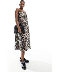 Vero Moda - – midi-trägerkleid aus webstoff mit v-ausschnitt und leopardenmuster - Lyst