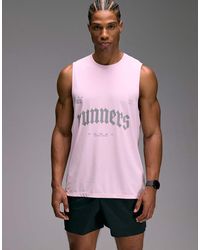 4505 - Sneldrogend Hardloophemdje Van Performance Nylon Mesh Met Print - Lyst