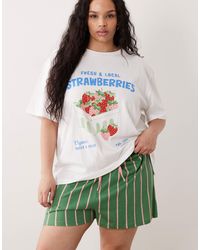 ASOS - Asos design curve – pyjama mit oversize-t-shirt mit erdbeer-print und shorts - Lyst