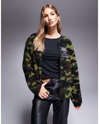 ASOS - Weekend collective – teddyfell-jacke mit military-muster und durchgehendem reißverschluss - Lyst