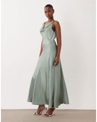 Vila - Robe longue en satin à col bénitier et dos nu - moyen - Lyst