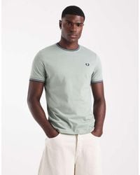 Fred Perry - Camiseta Con Ribete Doble De -Verde - Lyst