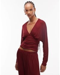ASOS - Top souple d'ensemble à manches longues et col v avec détails à la taille - bordeaux - Lyst