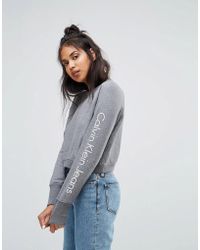 Calvin Klein Chaqueta de chndal corta con logo de - Gris