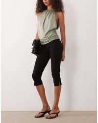 Vesper - Vormgevende Cropped Capribroek Van Bengaline Met Zijsplit - Lyst